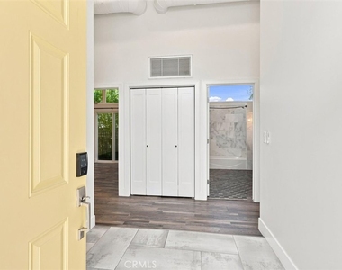 22207 Denker Avenue - Photo Thumbnail 6