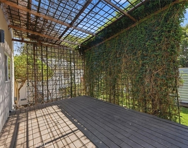 22207 Denker Avenue - Photo Thumbnail 37