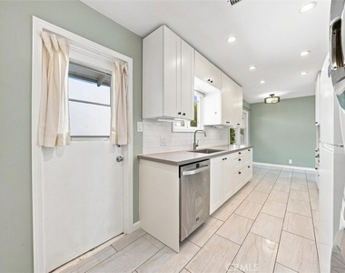 22209 Denker Avenue - Photo Thumbnail 21