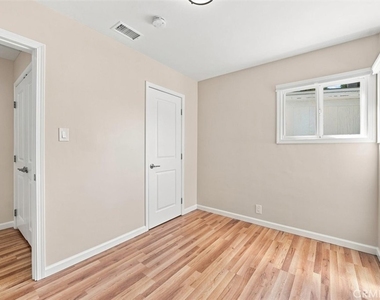 22209 Denker Avenue - Photo Thumbnail 34