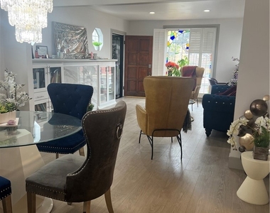 2223 W 78th Place - Photo Thumbnail 2