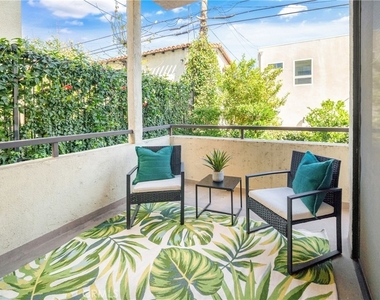 1870 Veteran Avenue - Photo Thumbnail 11