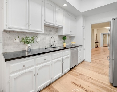 1870 Veteran Avenue - Photo Thumbnail 19
