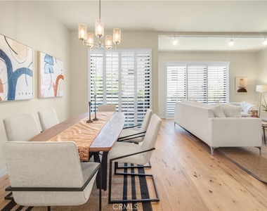1870 Veteran Avenue - Photo Thumbnail 7