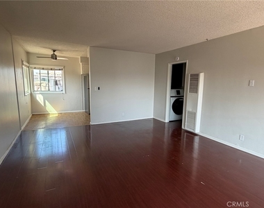 11880 Eucalyptus Avenue - Photo Thumbnail 2