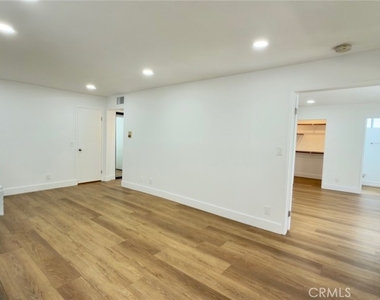 839 Hayworth - Photo Thumbnail 5