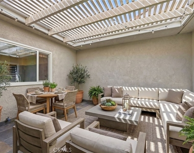 1260 Tiburon Street - Photo Thumbnail 6