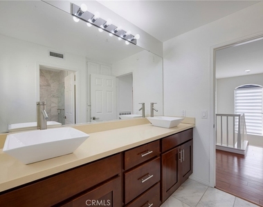 1760 Taylor Lane - Photo Thumbnail 11