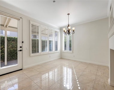 1760 Taylor Lane - Photo Thumbnail 6