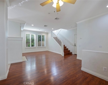 1760 Taylor Lane - Photo Thumbnail 3