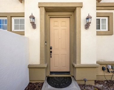 1760 Taylor Lane - Photo Thumbnail 2