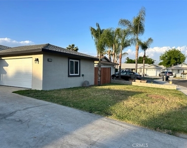 26397 Katharin Street - Photo Thumbnail 2