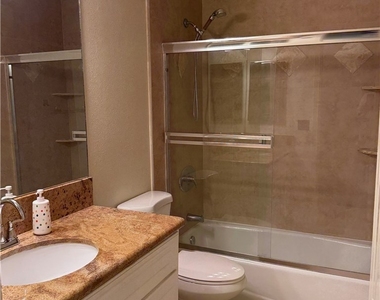 660 Glassell Street - Photo Thumbnail 9