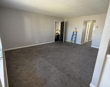 285 Moss Street - Photo Thumbnail 5