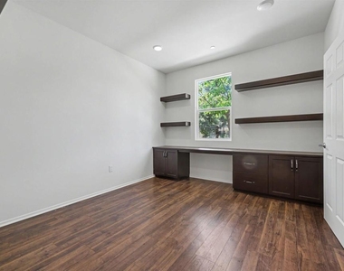 1320 Calle Sandcliff - Photo Thumbnail 5
