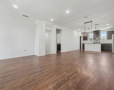 1320 Calle Sandcliff - Photo Thumbnail 8