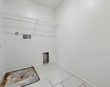 1320 Calle Sandcliff - Photo Thumbnail 13