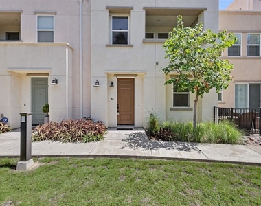 1320 Calle Sandcliff - Photo Thumbnail 3