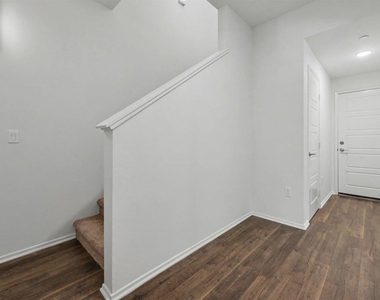 1320 Calle Sandcliff - Photo Thumbnail 4