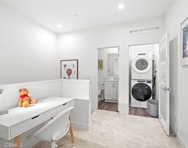1607 W Bushell St - Photo Thumbnail 5