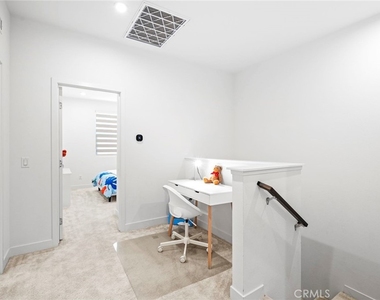 1607 W Bushell St - Photo Thumbnail 6