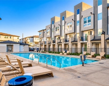 1607 W Bushell St - Photo Thumbnail 4