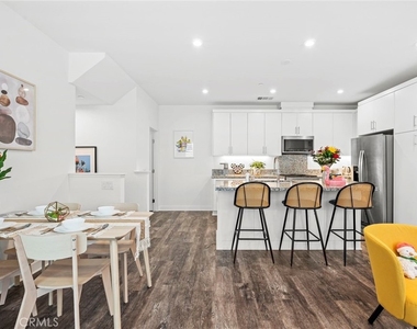 1607 W Bushell St - Photo Thumbnail 18