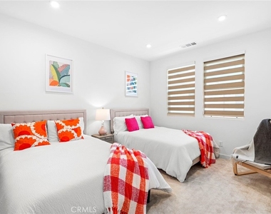 1607 W Bushell St - Photo Thumbnail 8
