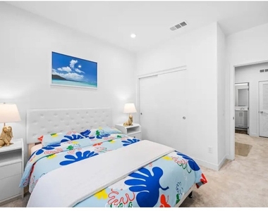 1607 W Bushell St - Photo Thumbnail 12