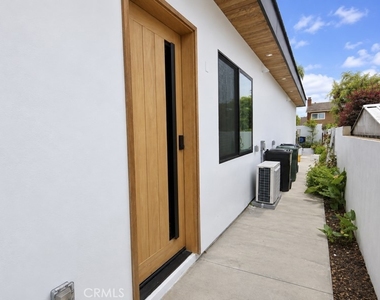 9984 Petunia Avenue - Photo Thumbnail 5