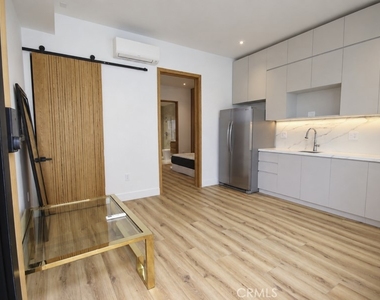 9984 Petunia Avenue - Photo Thumbnail 6