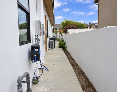 9984 Petunia Avenue - Photo Thumbnail 4