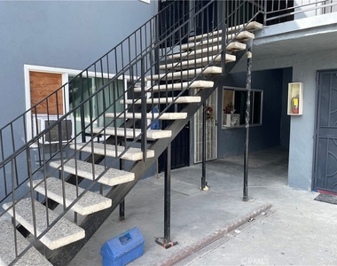129 E Wakefield Avenue - Photo Thumbnail 1