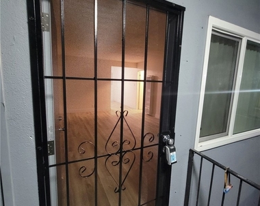 129 E Wakefield Avenue - Photo Thumbnail 2