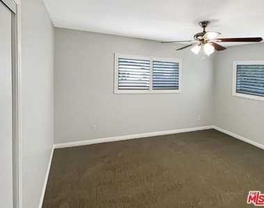 1106 W Paseo Del Mar - Photo Thumbnail 4