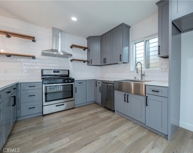 1340 Ridgecrest Street - Photo Thumbnail 8