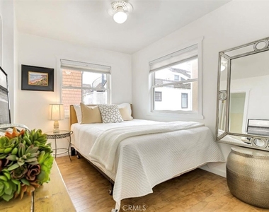 117 1/2 Amethyst Ave - Photo Thumbnail 2