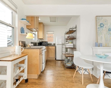 117 1/2 Amethyst Ave - Photo Thumbnail 3