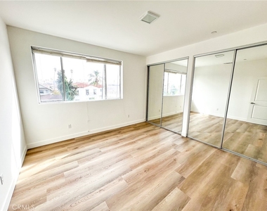 1183 Crenshaw Boulevard - Photo Thumbnail 6