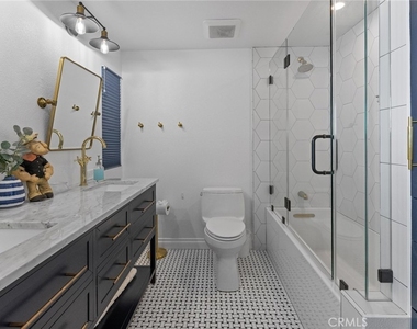 412 Colton Street - Photo Thumbnail 28