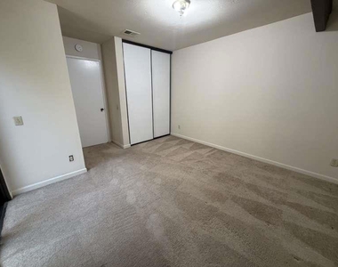 4709 Malero Place - Photo Thumbnail 27