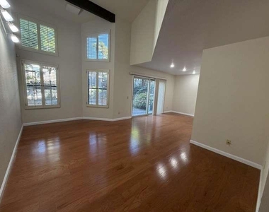 4709 Malero Place - Photo Thumbnail 2