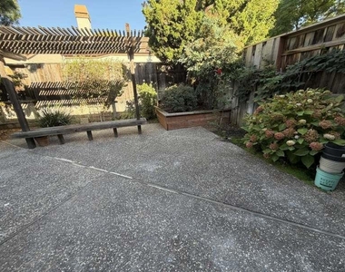 4709 Malero Place - Photo Thumbnail 29