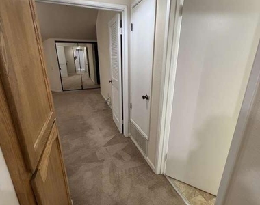 4709 Malero Place - Photo Thumbnail 17