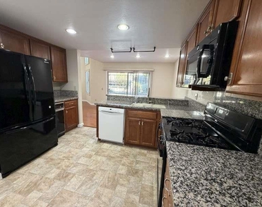 4709 Malero Place - Photo Thumbnail 12