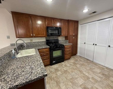4709 Malero Place - Photo Thumbnail 10