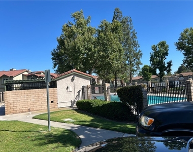 8350 Spring Desert Place - Photo Thumbnail 5
