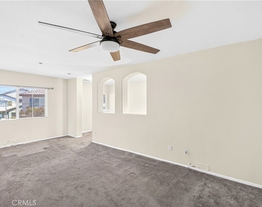 15635 Lasselle - Photo Thumbnail 7