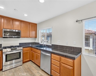 15635 Lasselle - Photo Thumbnail 12