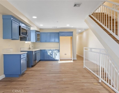 10940 S. Osage Avenue - Photo Thumbnail 6
